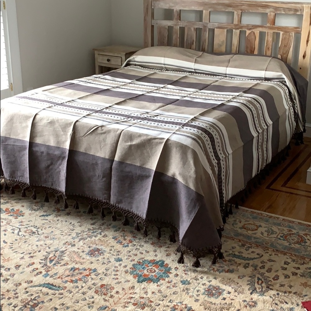 Hand loom  Queen Size Cotton Bedspread.